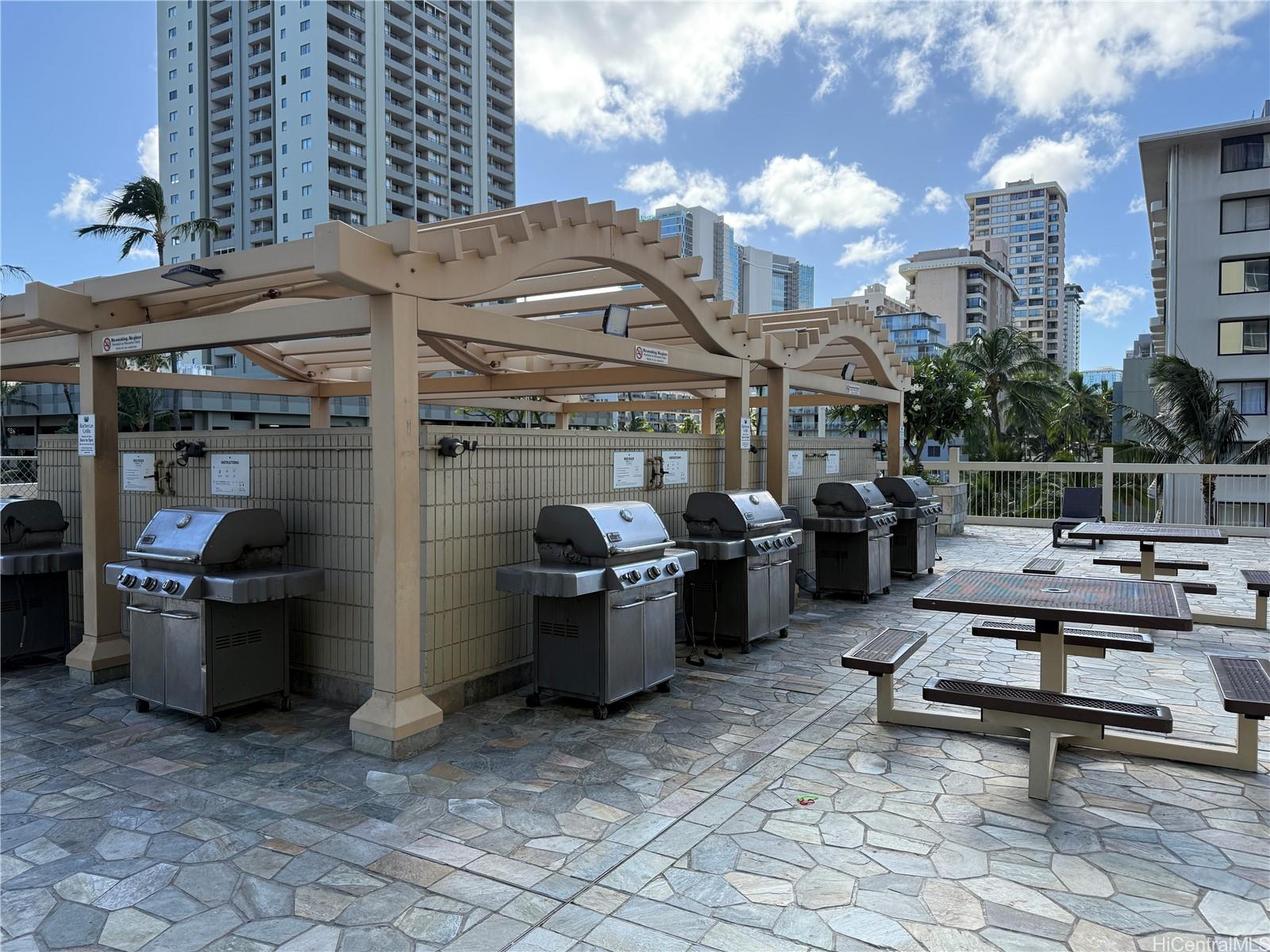 445 Seaside Ave Honolulu - Rental - photo 22 of 25