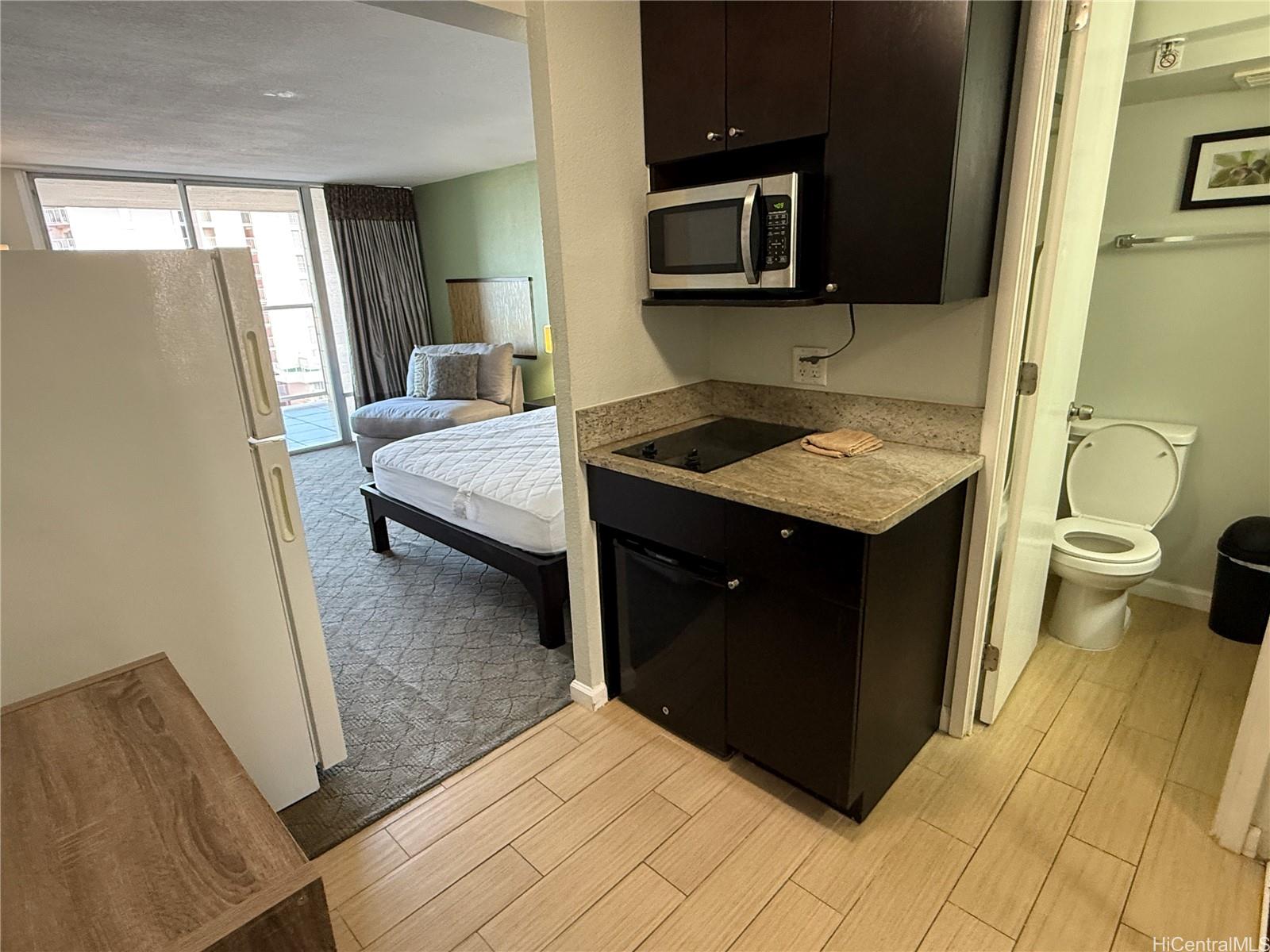 445 Seaside Ave Honolulu - Rental - photo 10 of 25