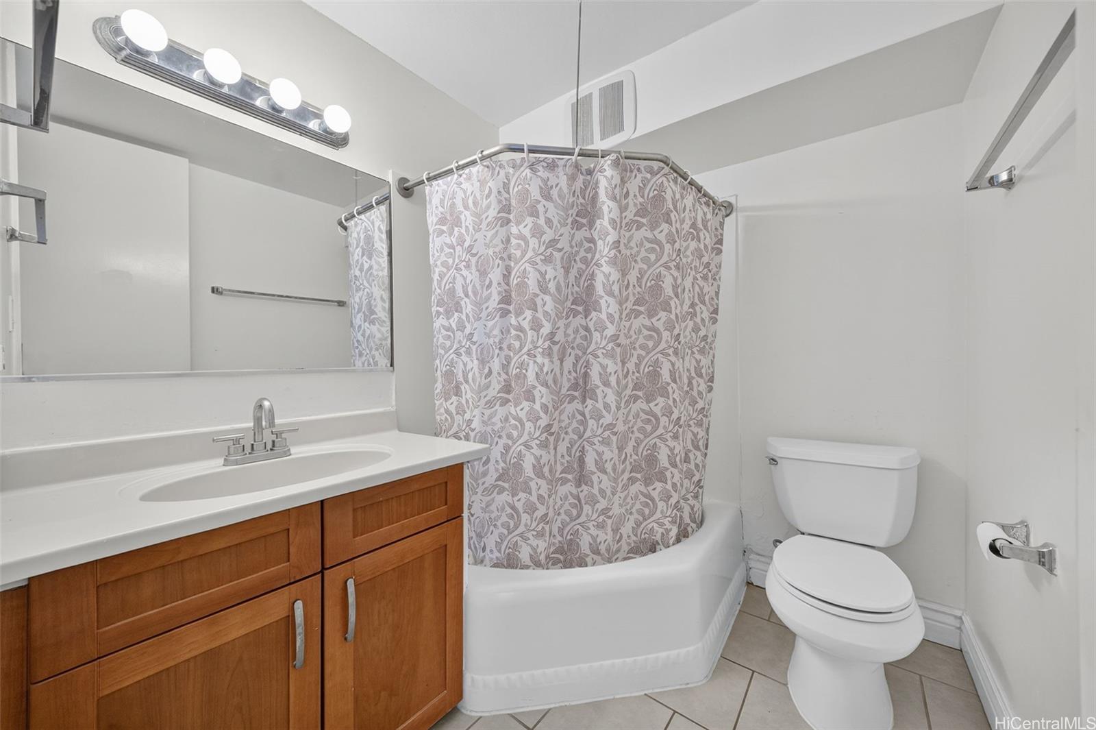 Island Colony condo # 1602, Honolulu, Hawaii - photo 17 of 25