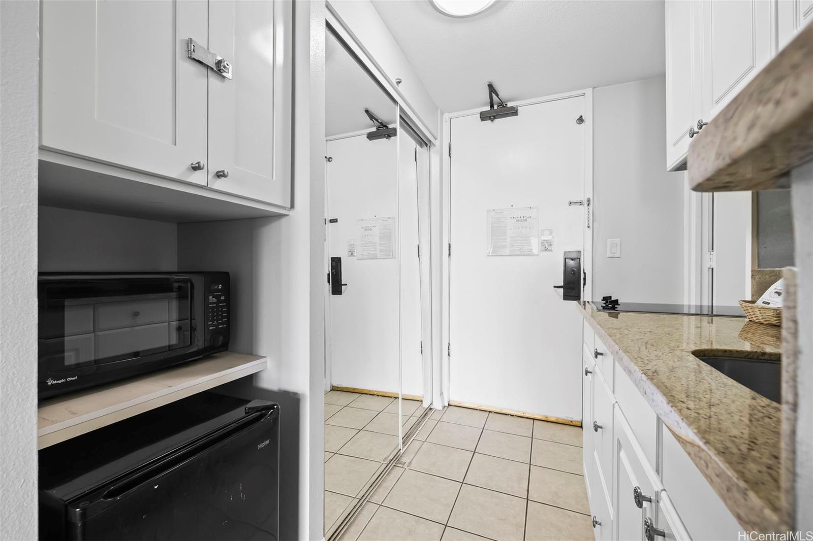 Island Colony condo # 1610, Honolulu, Hawaii - photo 13 of 24