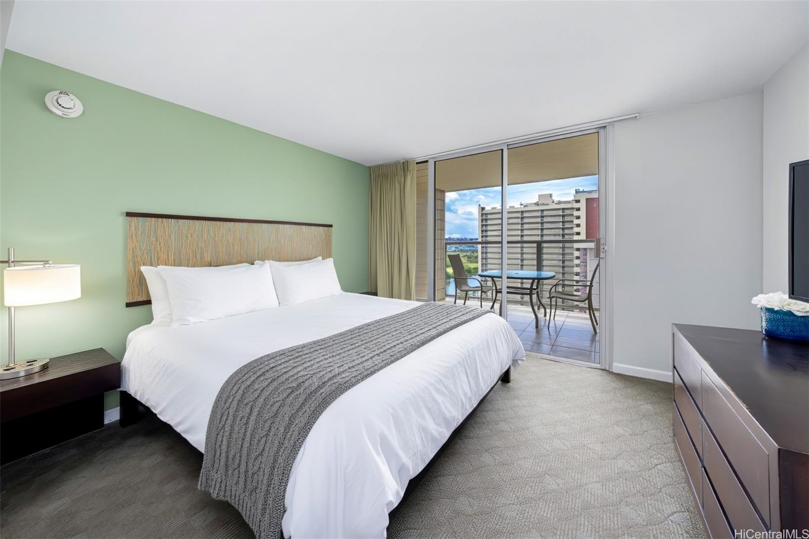 Island Colony condo # 1921, Honolulu, Hawaii - photo 12 of 16