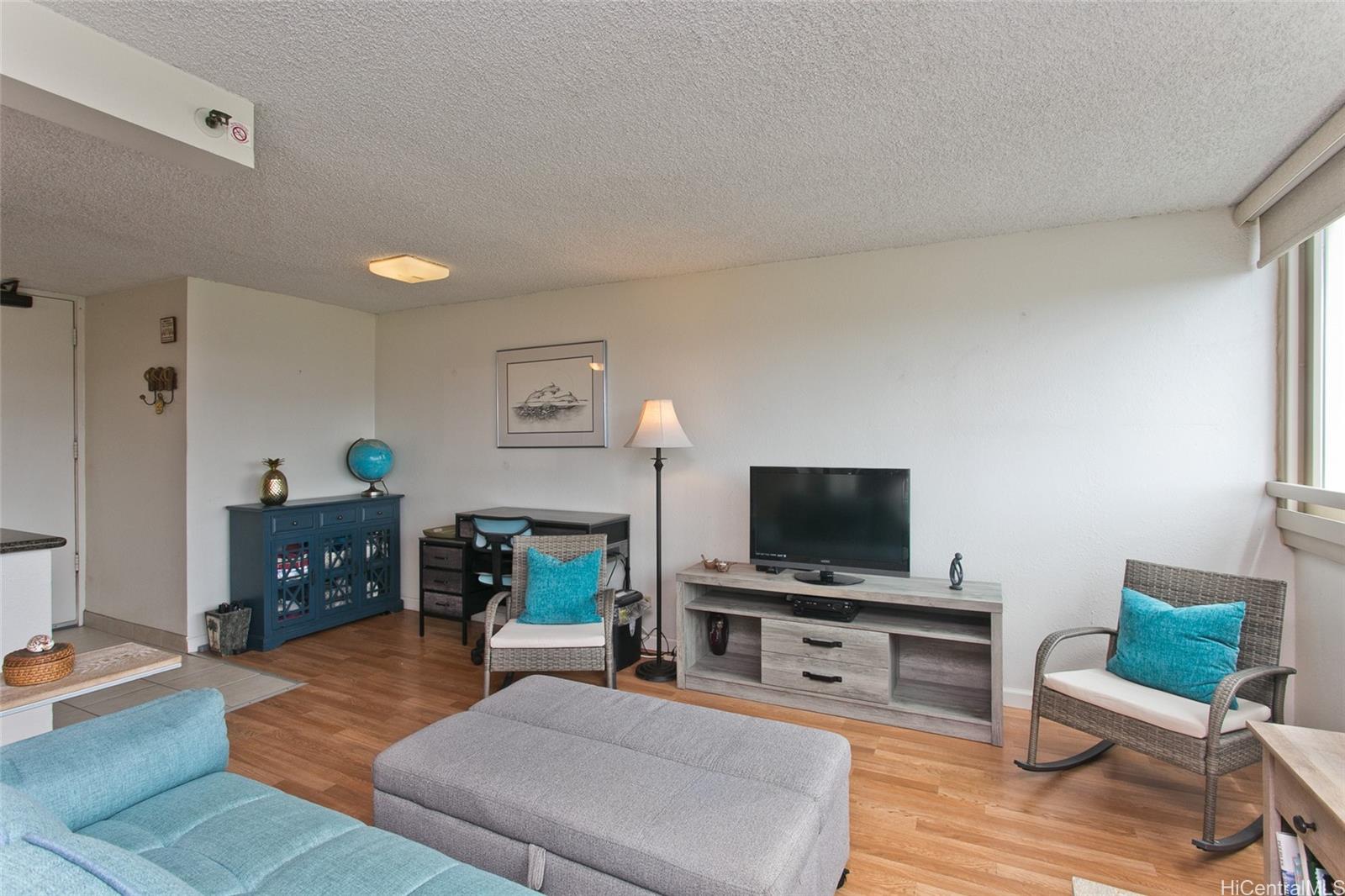 Island Colony condo # 2001, Honolulu, Hawaii - photo 3 of 14