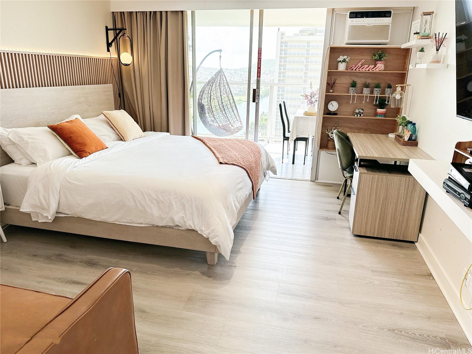 Island Colony condo # 2003, Honolulu, Hawaii - photo 4 of 18