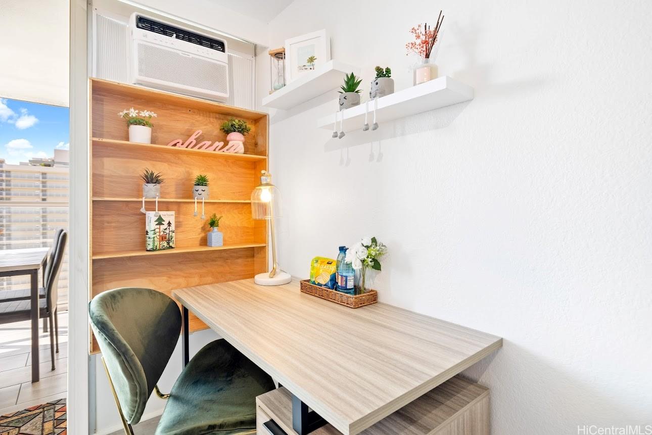 Island Colony condo # 2003, Honolulu, Hawaii - photo 7 of 18