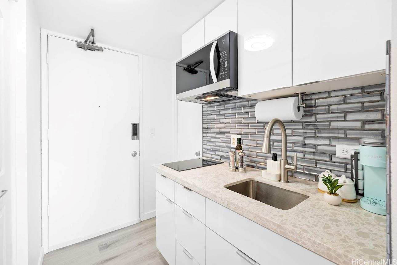 Island Colony condo # 2003, Honolulu, Hawaii - photo 8 of 18