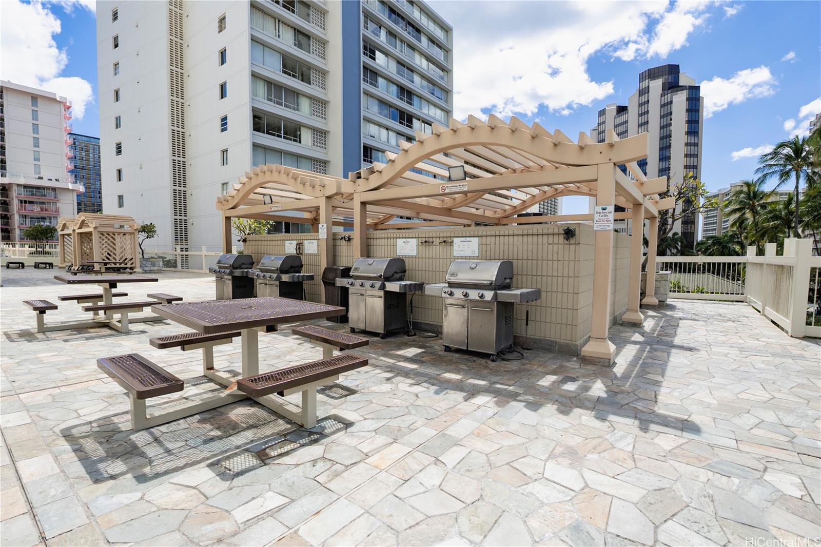 445 Seaside Ave Honolulu - Rental - photo 17 of 23