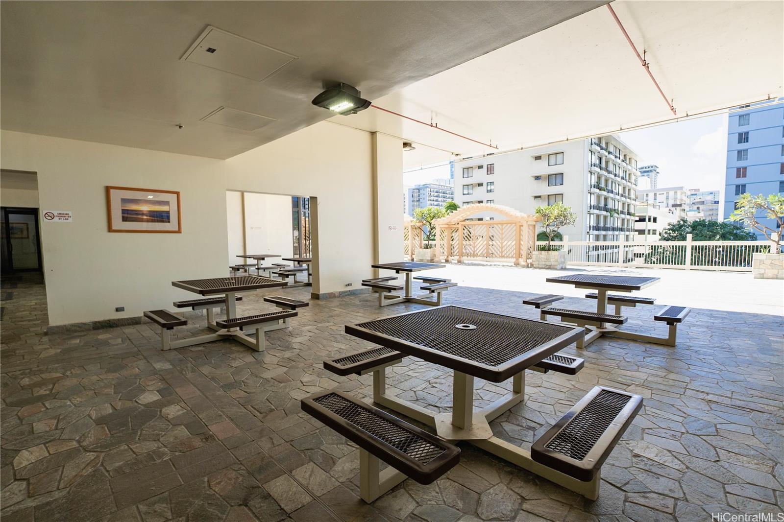 445 Seaside Ave Honolulu - Rental - photo 18 of 23