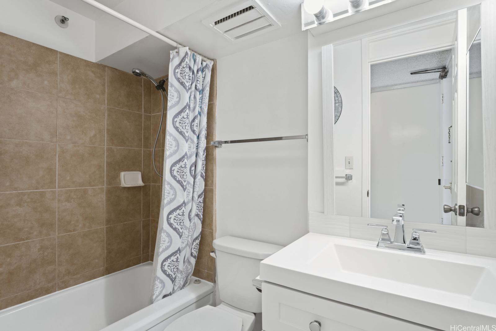 445 Seaside Ave Honolulu - Rental - photo 7 of 18