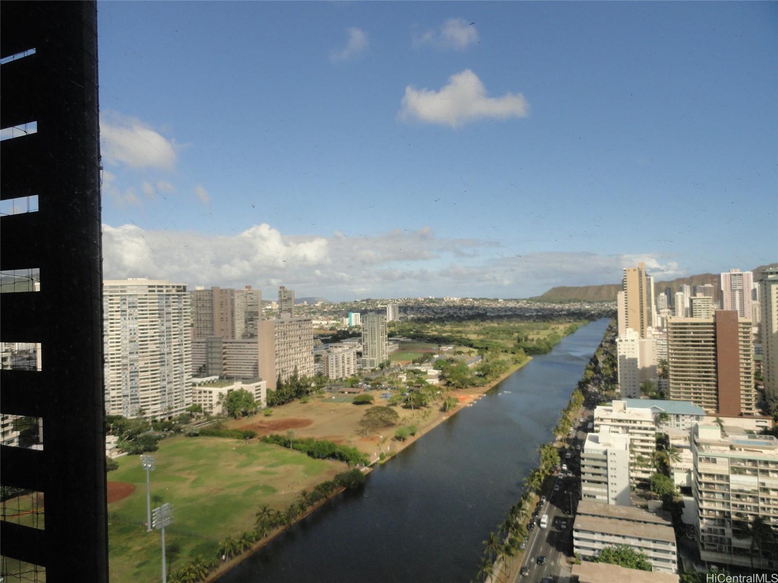 445 Seaside Ave Honolulu - Rental - photo 15 of 19