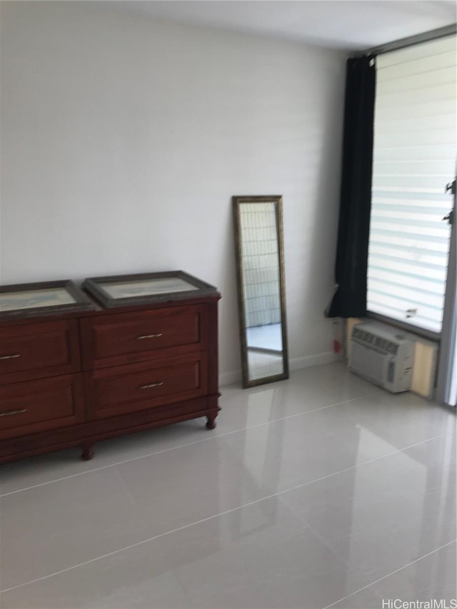 445 Seaside Ave Honolulu - Rental - photo 5 of 19