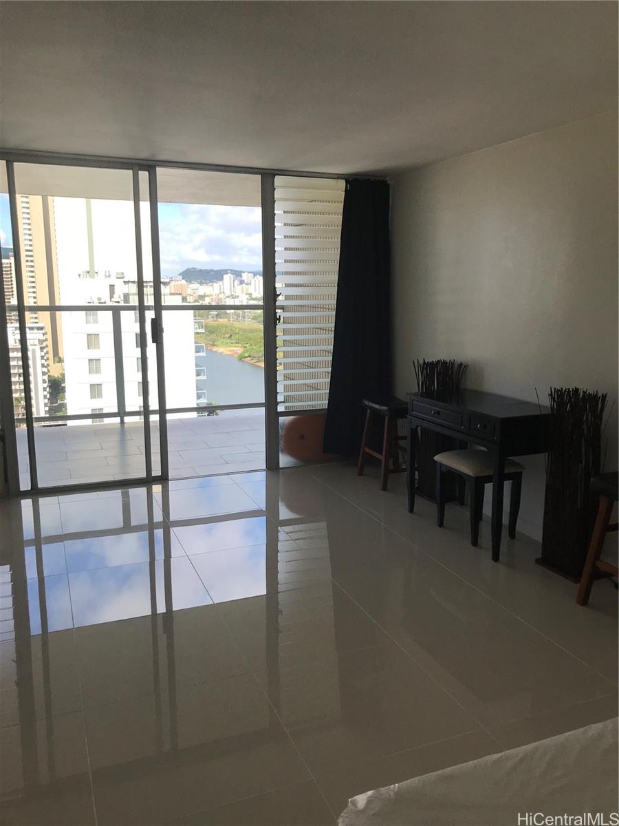 445 Seaside Ave Honolulu - Rental - photo 6 of 19