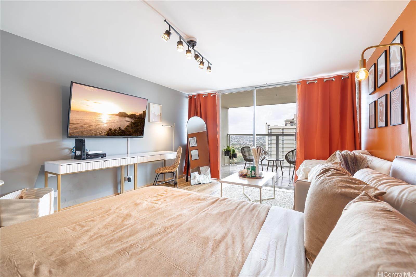 Island colony condo # 2209, Honolulu, Hawaii - photo 2 of 25