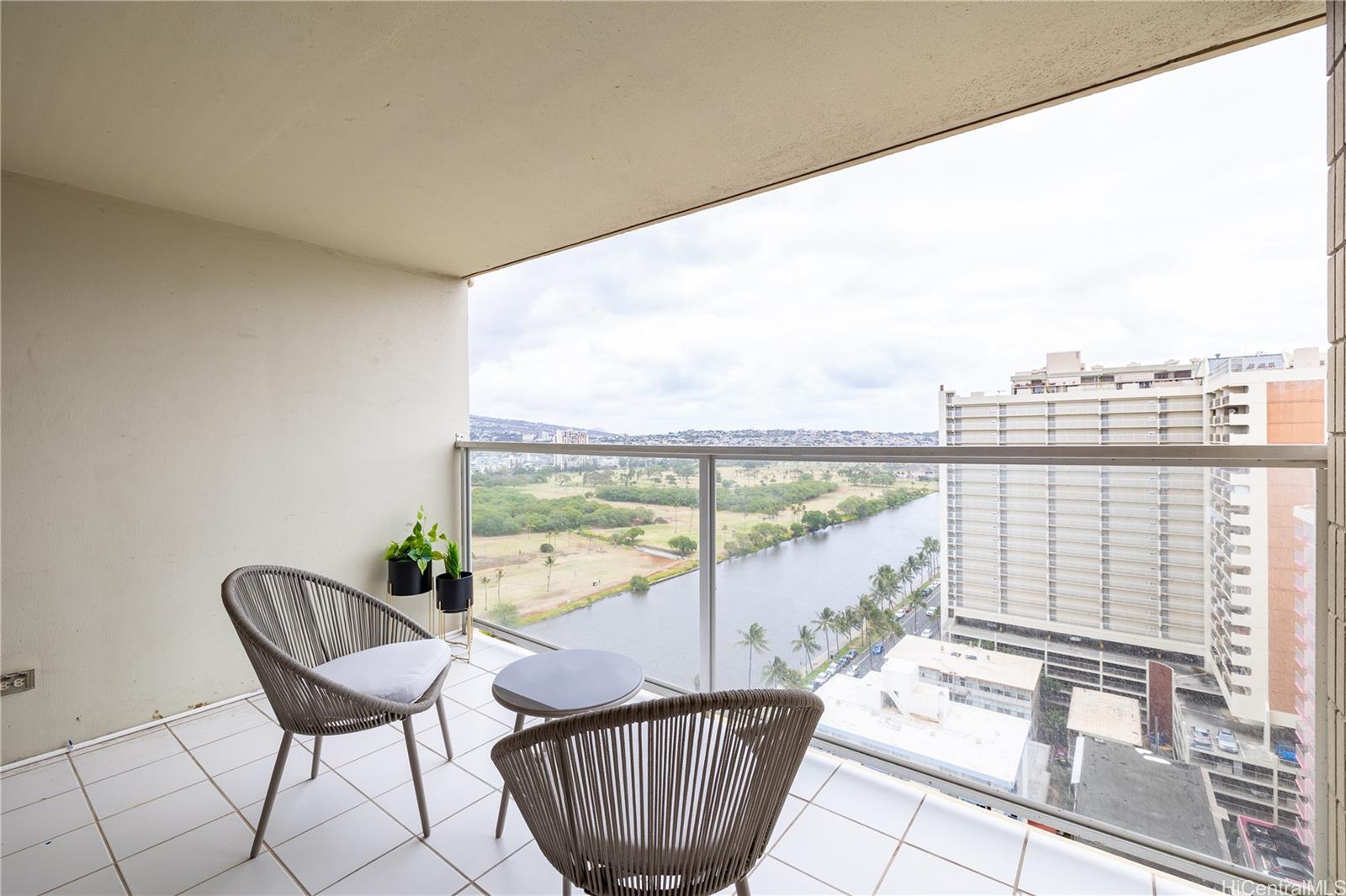 Island colony condo # 2209, Honolulu, Hawaii - photo 6 of 25