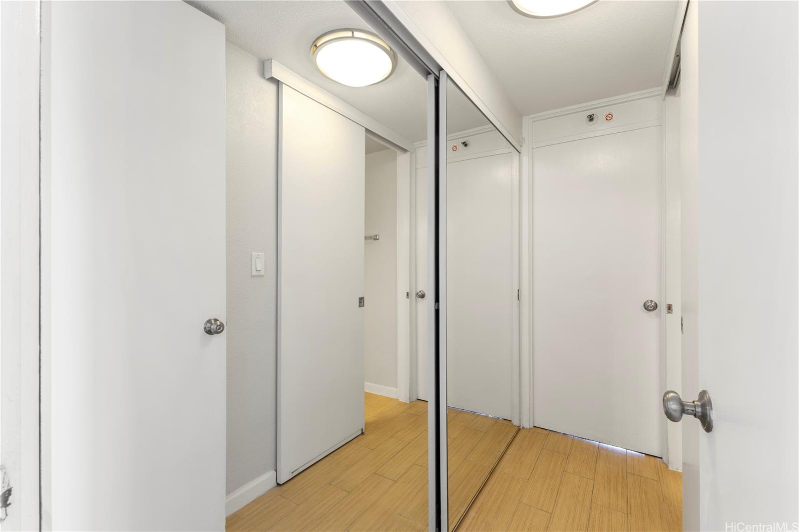 445 Seaside Ave Honolulu - Rental - photo 11 of 24