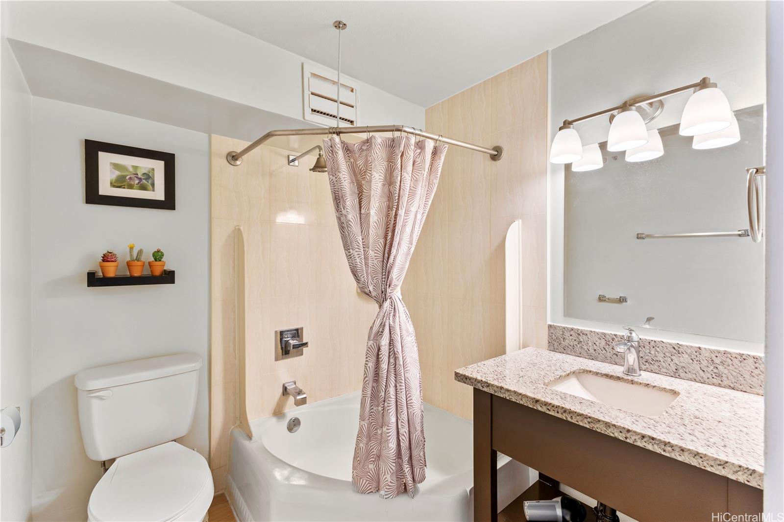 445 Seaside Ave Honolulu - Rental - photo 12 of 24