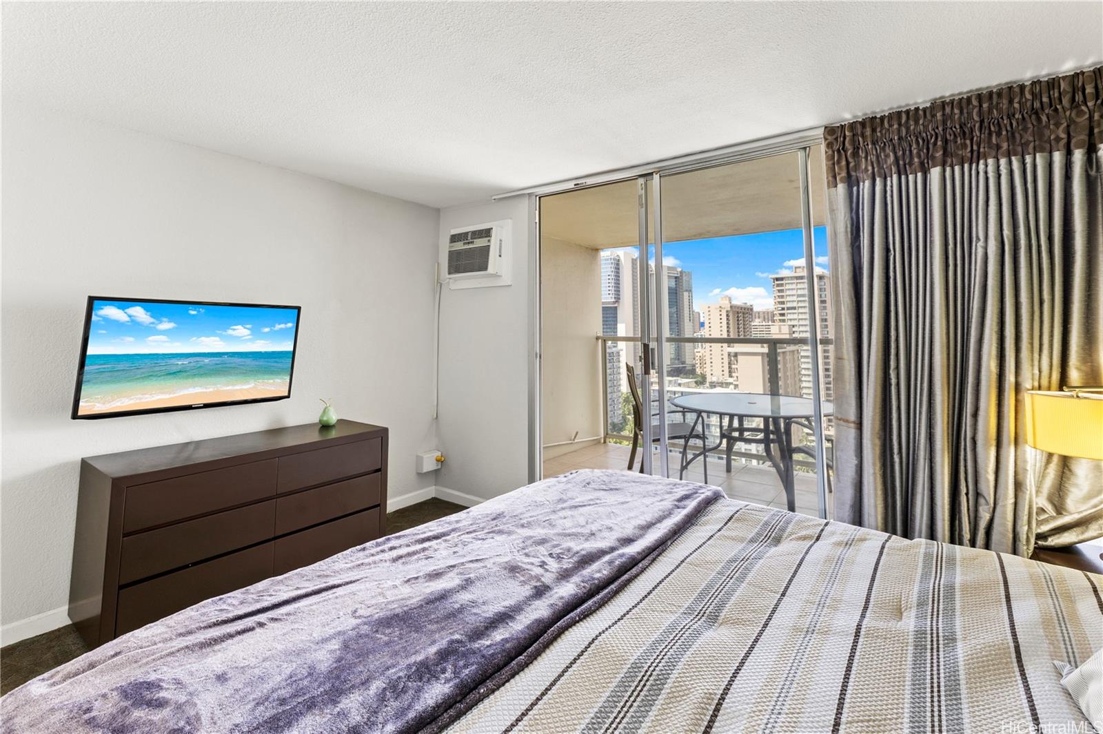 445 Seaside Ave Honolulu - Rental - photo 14 of 24