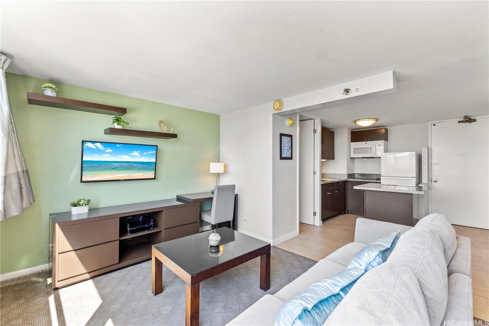 445 Seaside Ave Honolulu - Rental - photo 5 of 24