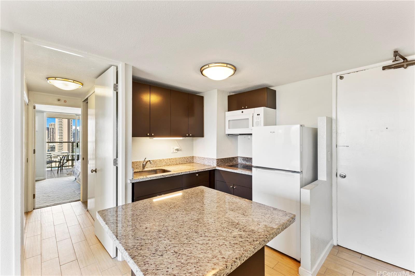 445 Seaside Ave Honolulu - Rental - photo 8 of 24