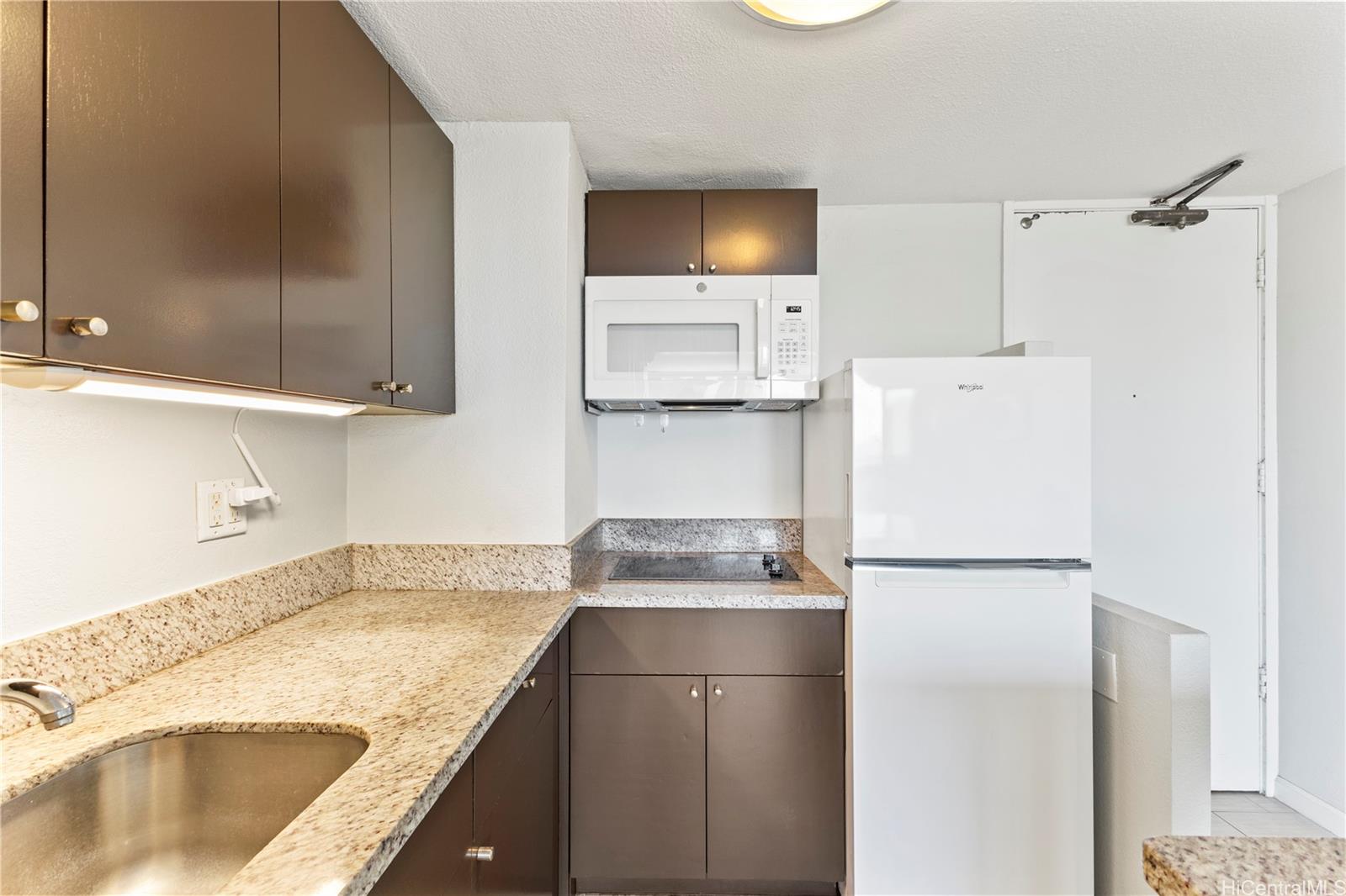 445 Seaside Ave Honolulu - Rental - photo 9 of 24