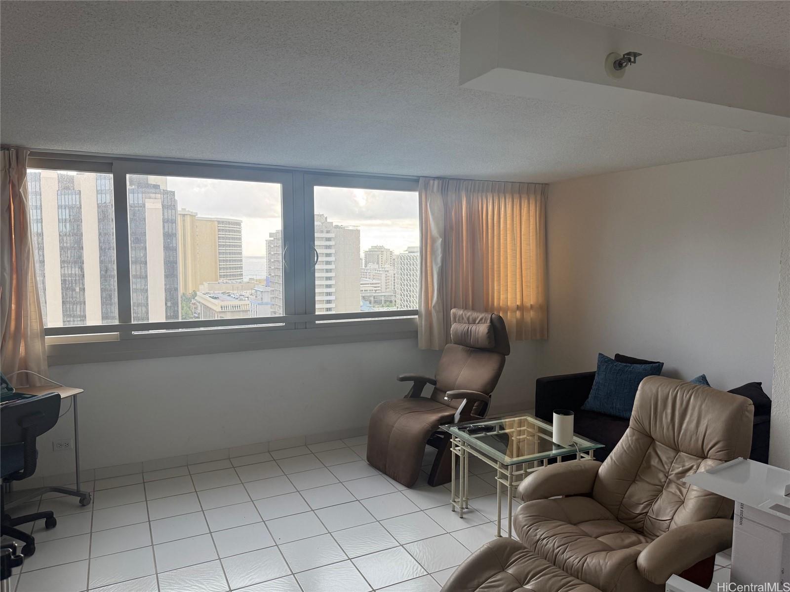 445 Seaside Ave Honolulu - Rental - photo 14 of 18