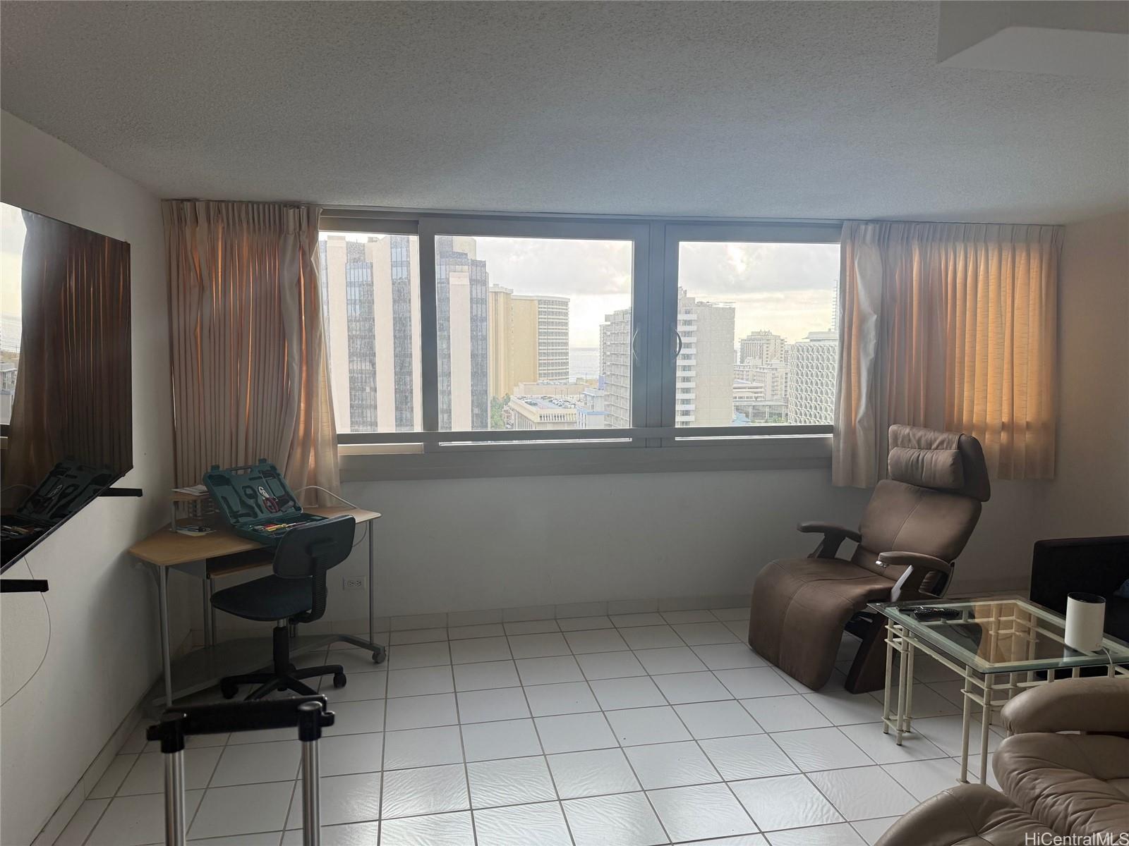 445 Seaside Ave Honolulu - Rental - photo 16 of 18