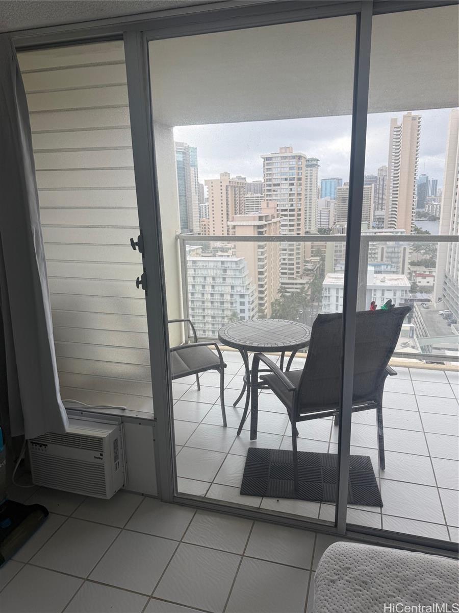 445 Seaside Ave Honolulu - Rental - photo 7 of 18