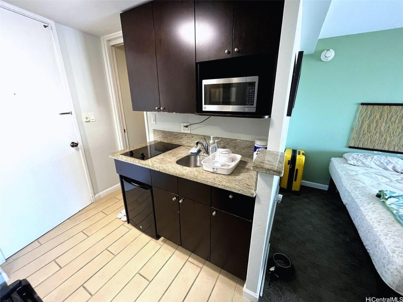 Island Colony condo # 2406, Honolulu, Hawaii - photo 6 of 13