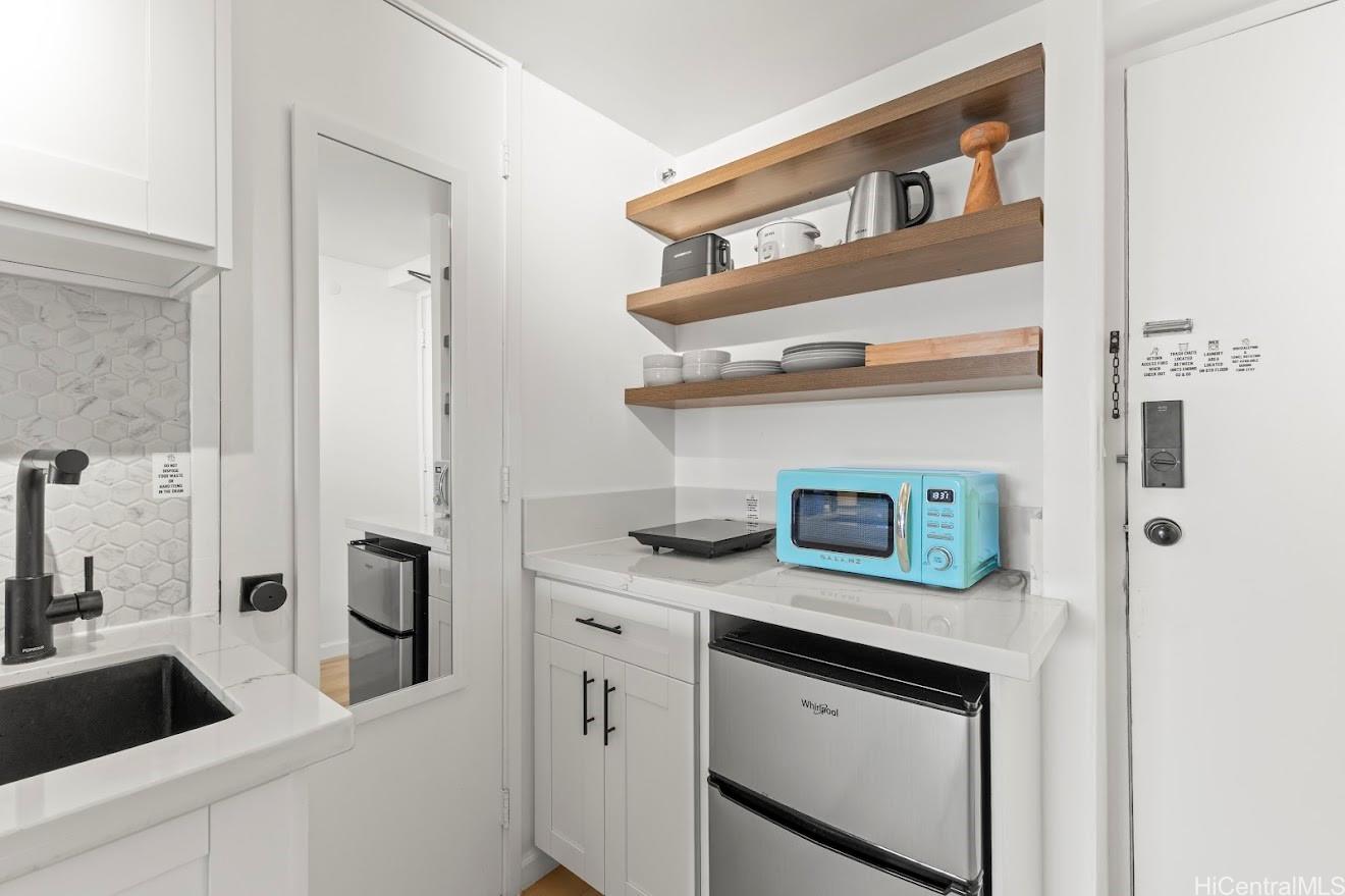 Island Colony condo # 2415, Honolulu, Hawaii - photo 12 of 25