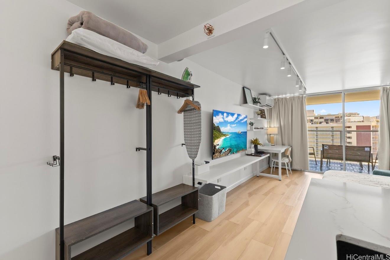 Island Colony condo # 2415, Honolulu, Hawaii - photo 8 of 25