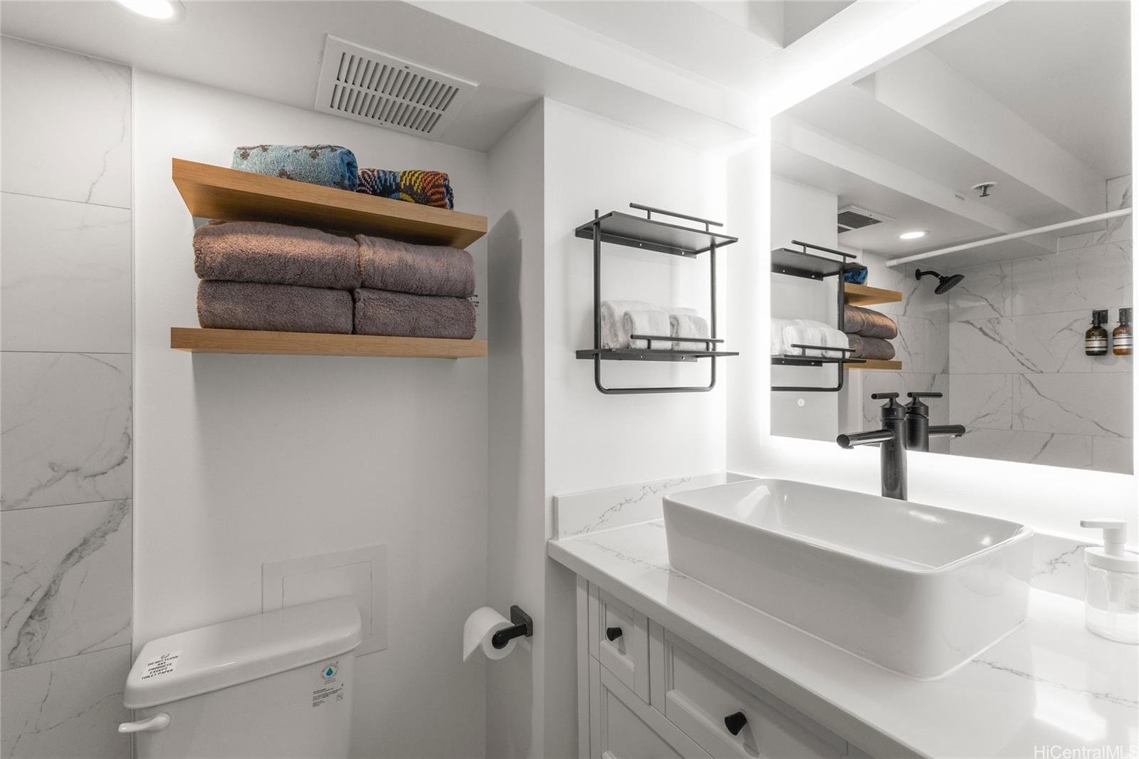 Island Colony condo # 2415, Honolulu, Hawaii - photo 11 of 24