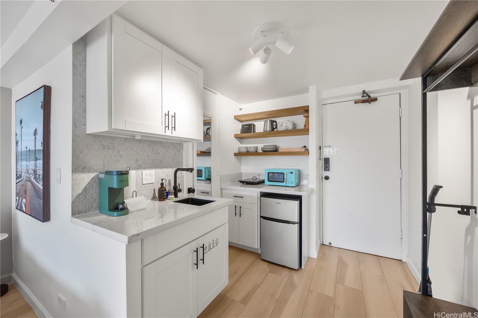 Island Colony condo # 2415, Honolulu, Hawaii - photo 7 of 24