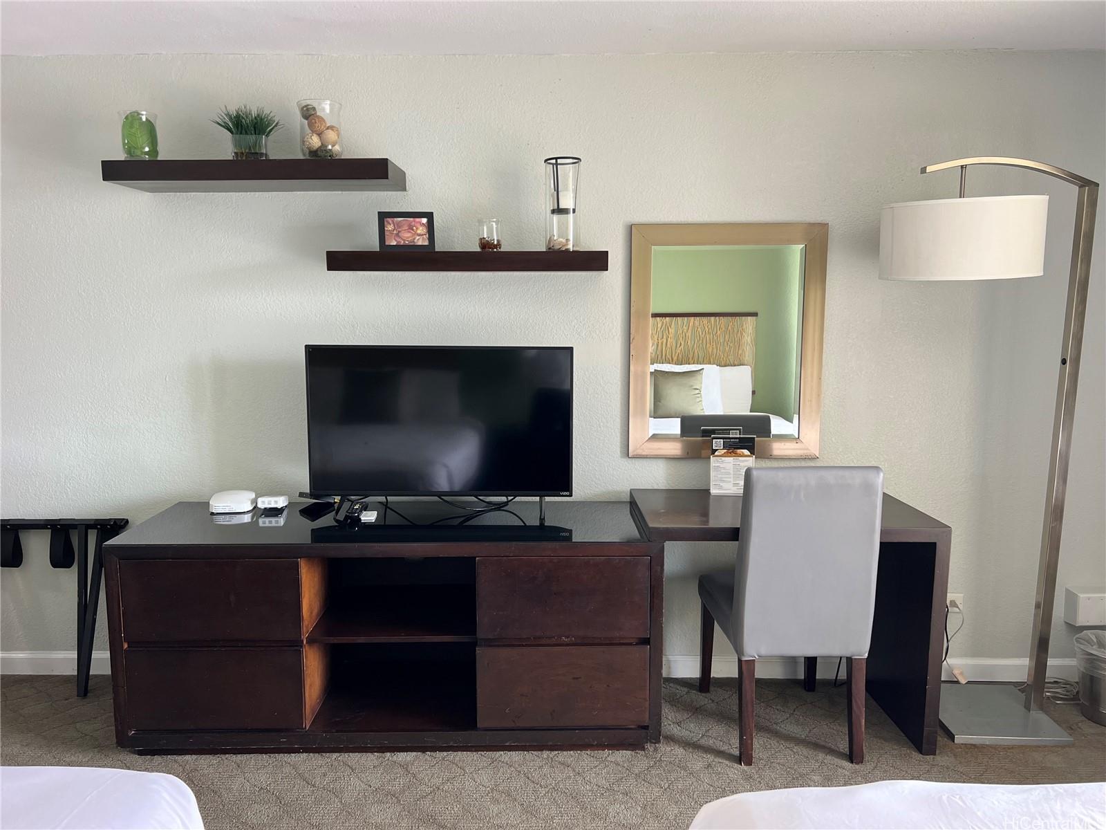 Island Colony condo # 2519, Honolulu, Hawaii - photo 5 of 18