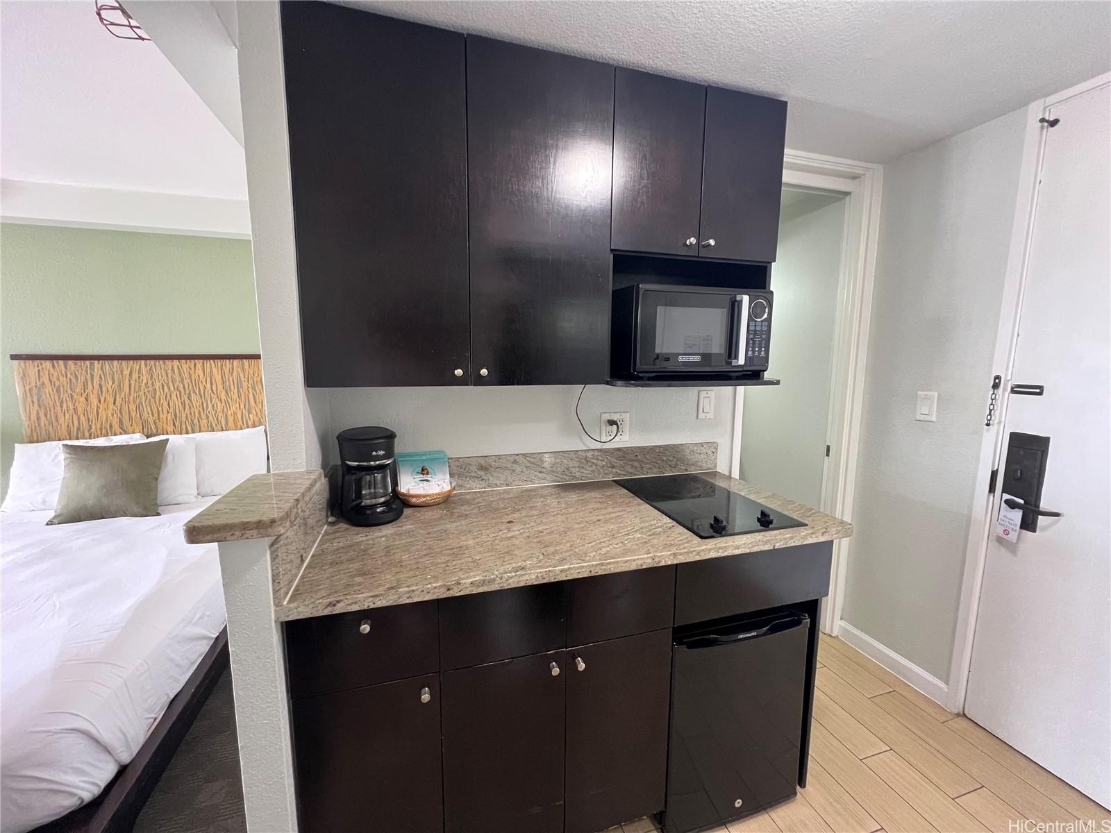 Island Colony condo # 2519, Honolulu, Hawaii - photo 6 of 18