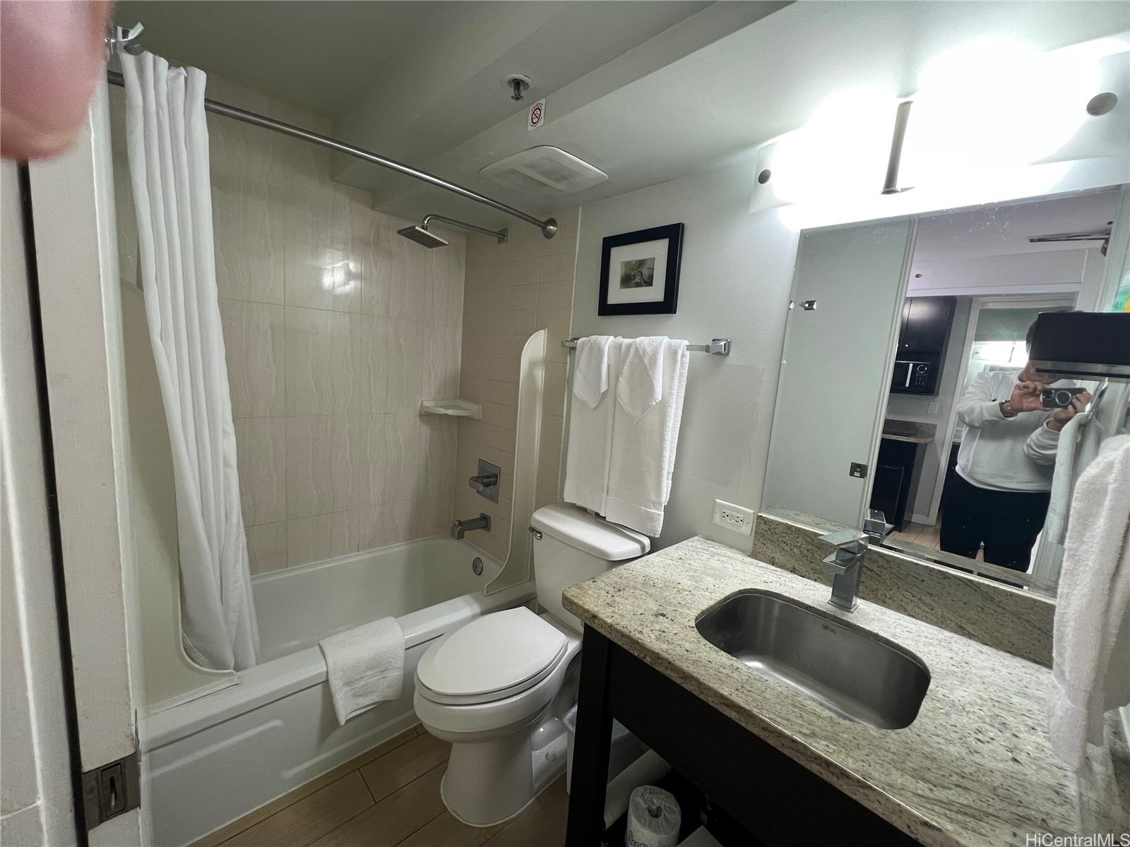 Island Colony condo # 2519, Honolulu, Hawaii - photo 8 of 18