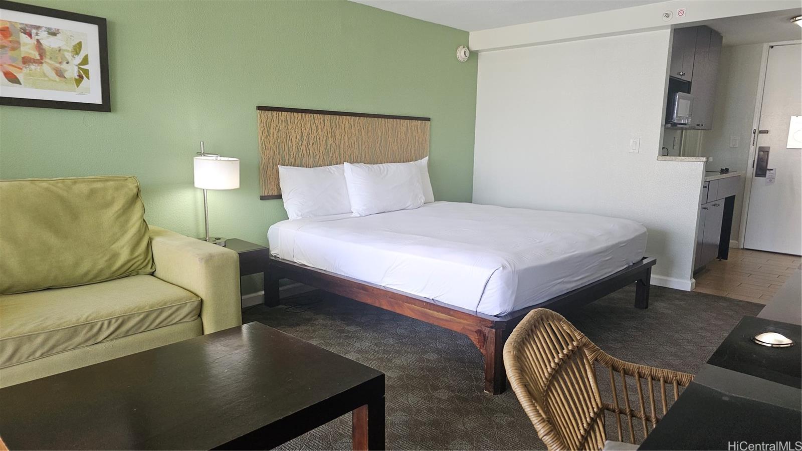 Island Colony condo # 2608, Honolulu, Hawaii - photo 4 of 19