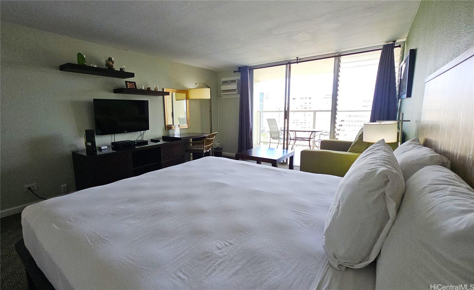 Island Colony condo # 2608, Honolulu, Hawaii - photo 7 of 19