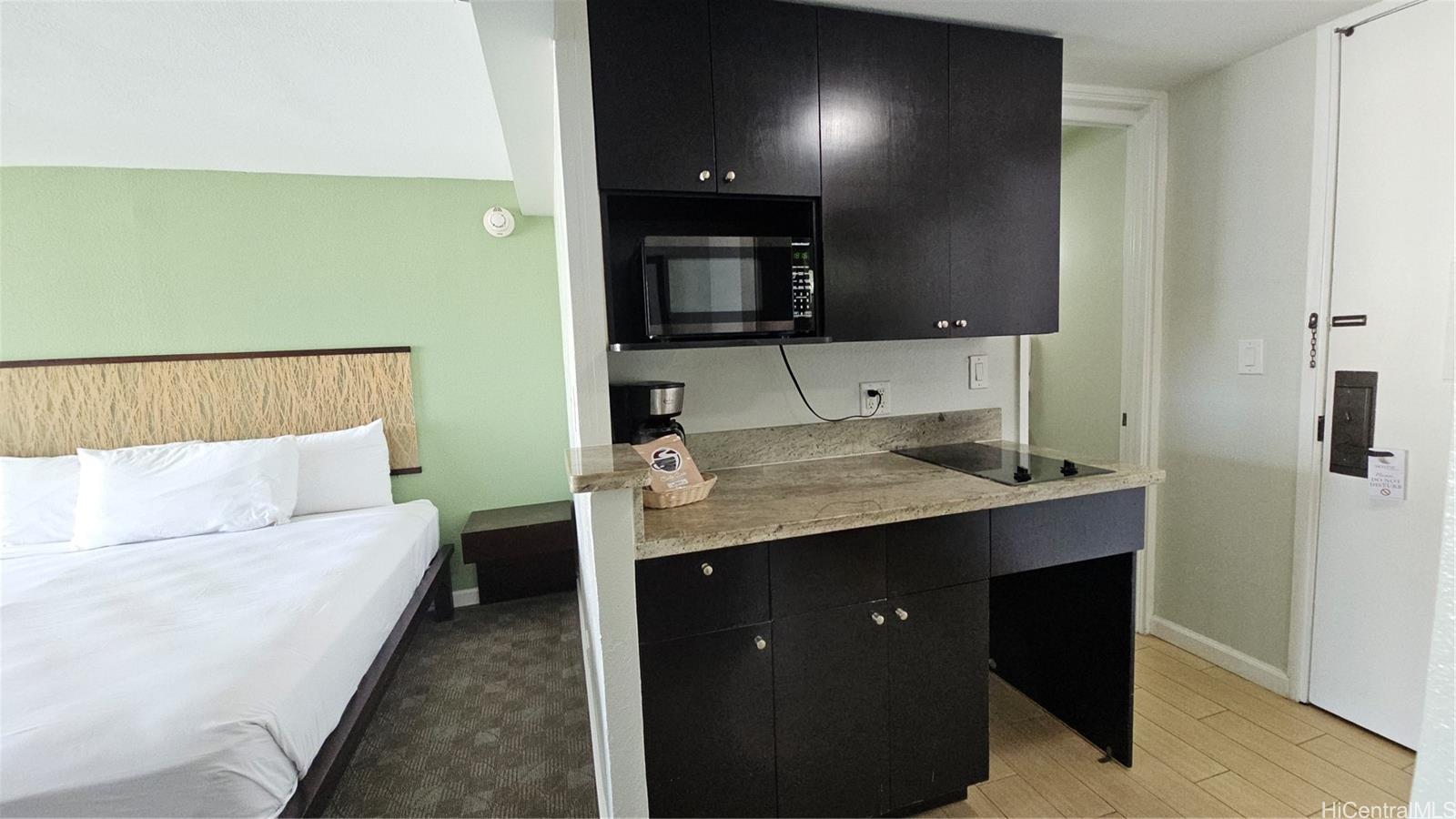 Island Colony condo # 2608, Honolulu, Hawaii - photo 10 of 19