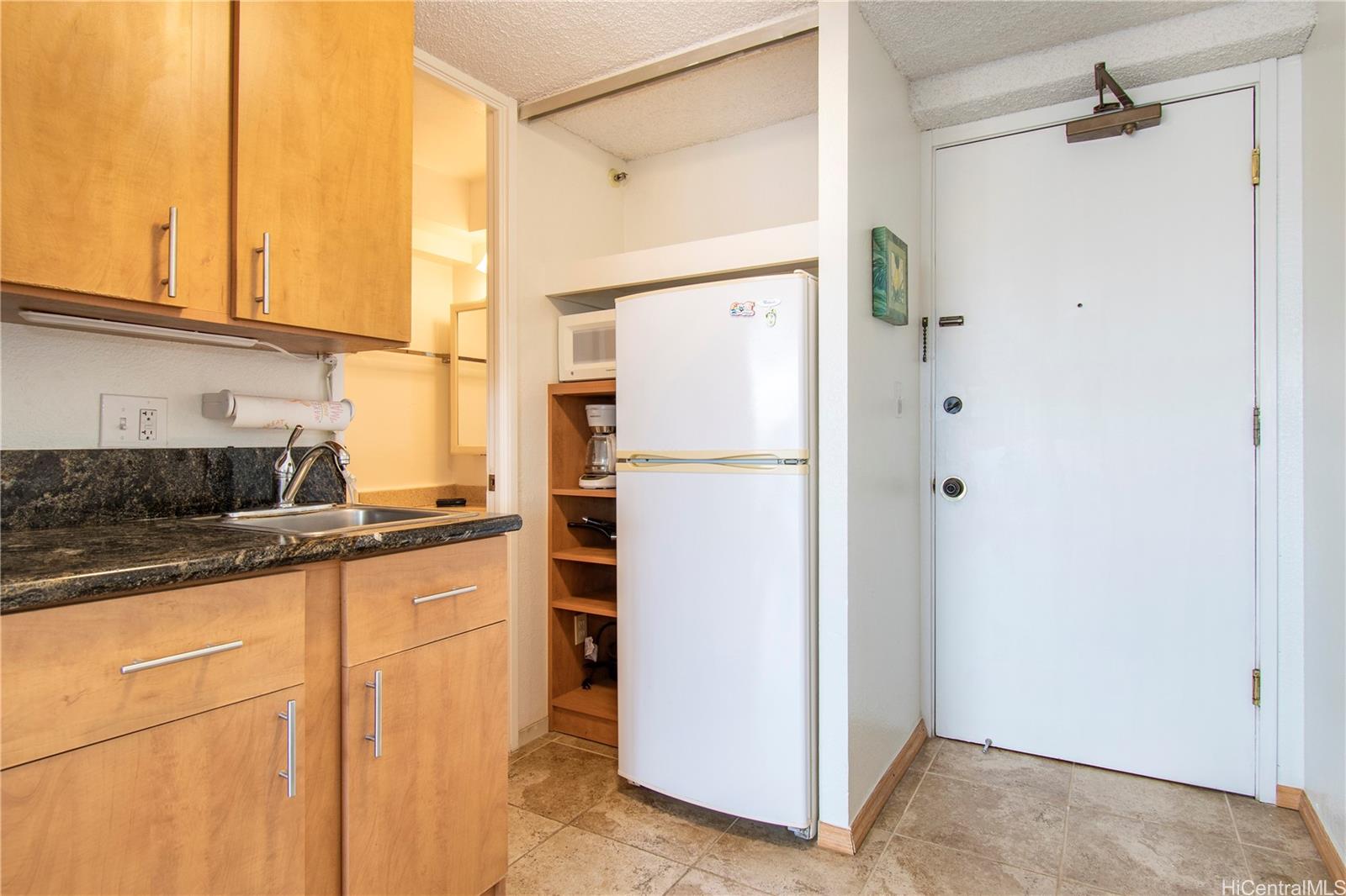 445 Seaside Ave Honolulu - Rental - photo 6 of 17