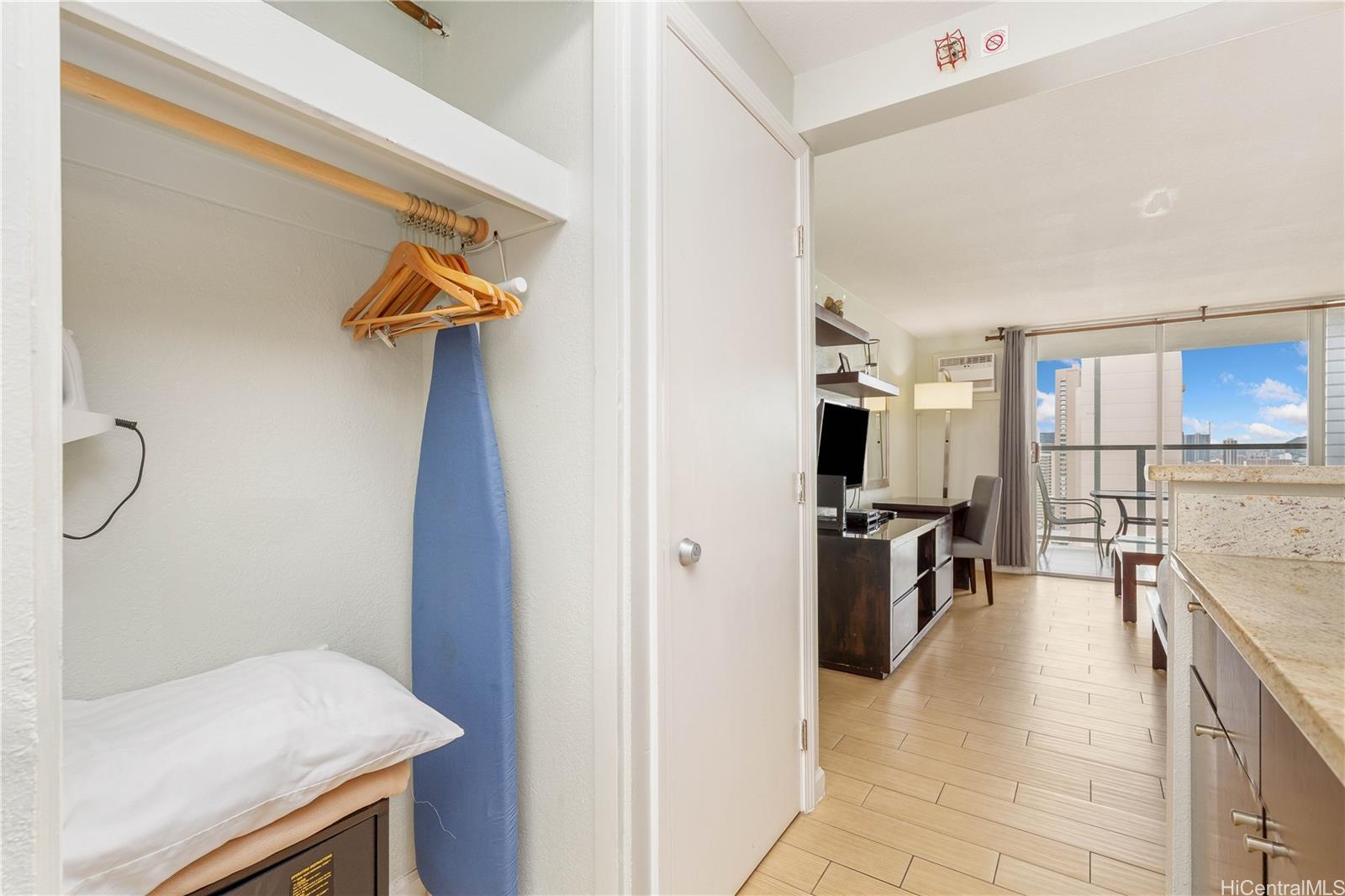 Island Colony condo # 2804, Honolulu, Hawaii - photo 11 of 25