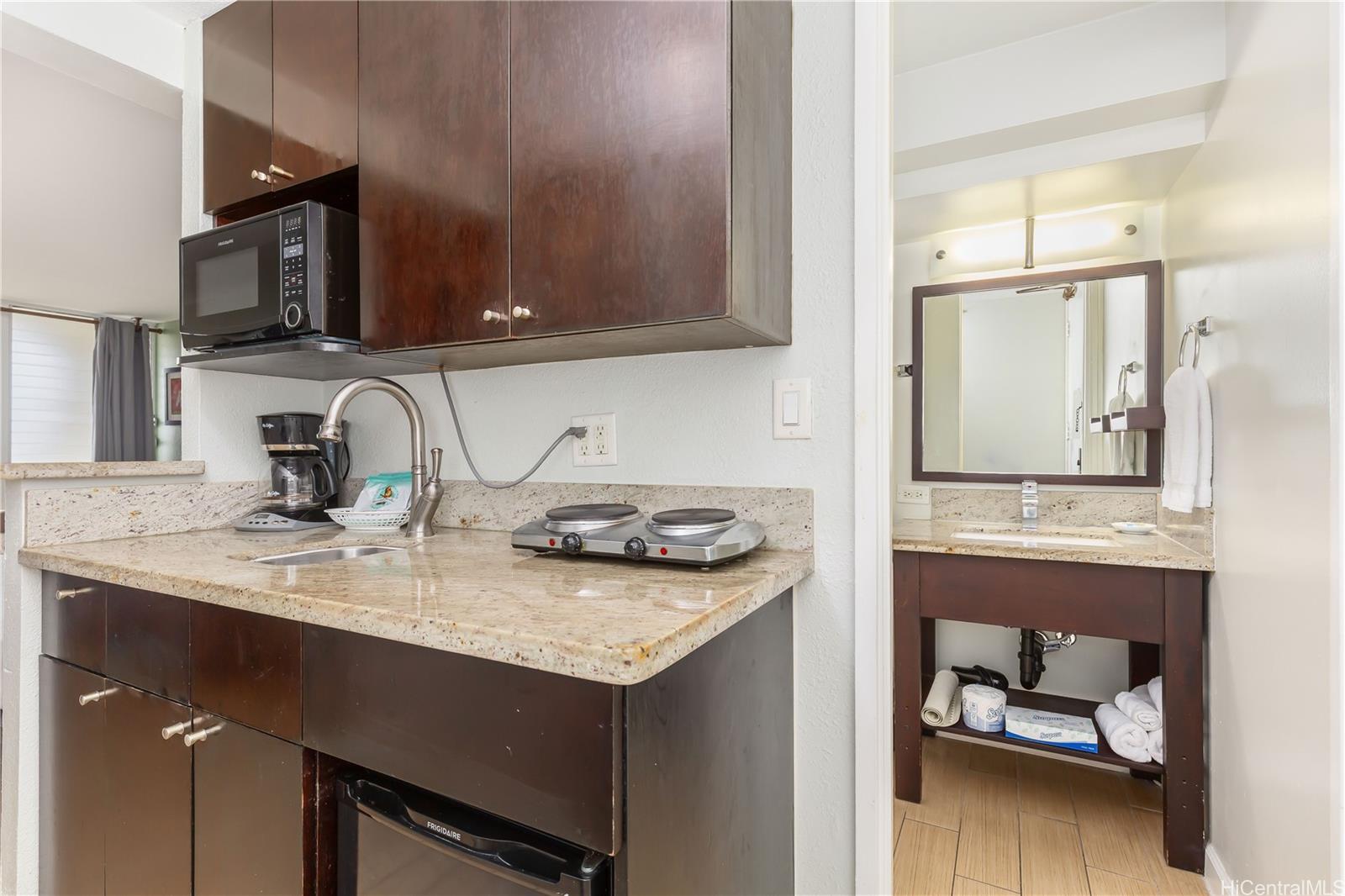 Island Colony condo # 2804, Honolulu, Hawaii - photo 14 of 25