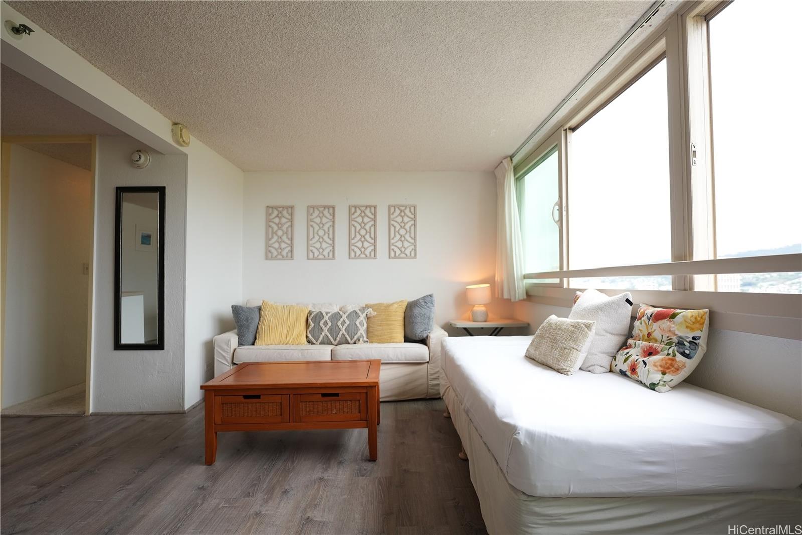 Island Colony condo # 2902, Honolulu, Hawaii - photo 4 of 15