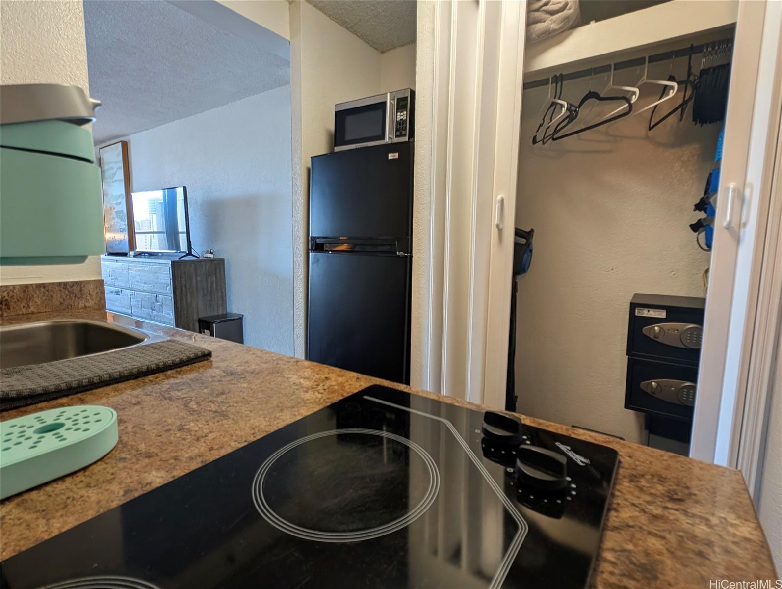 Island Colony condo # 2906, Honolulu, Hawaii - photo 11 of 25