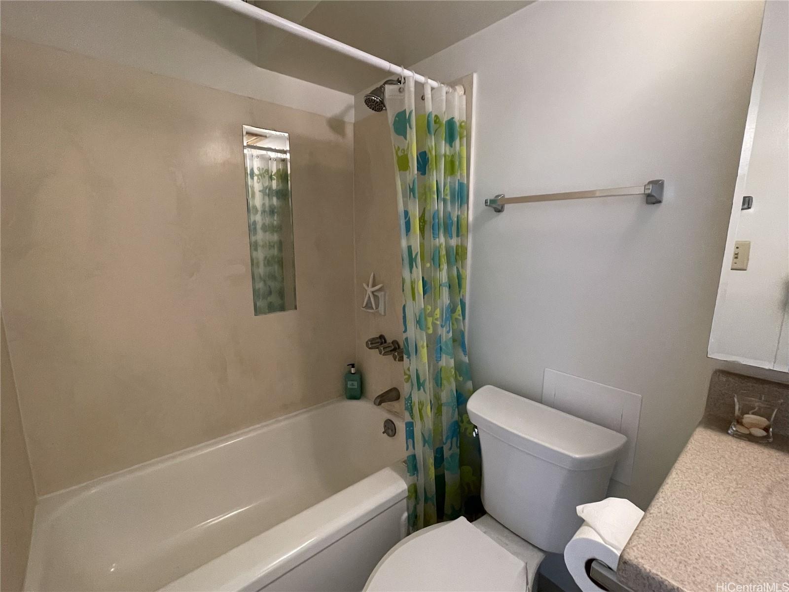 Island Colony condo # 2908, Honolulu, Hawaii - photo 13 of 17