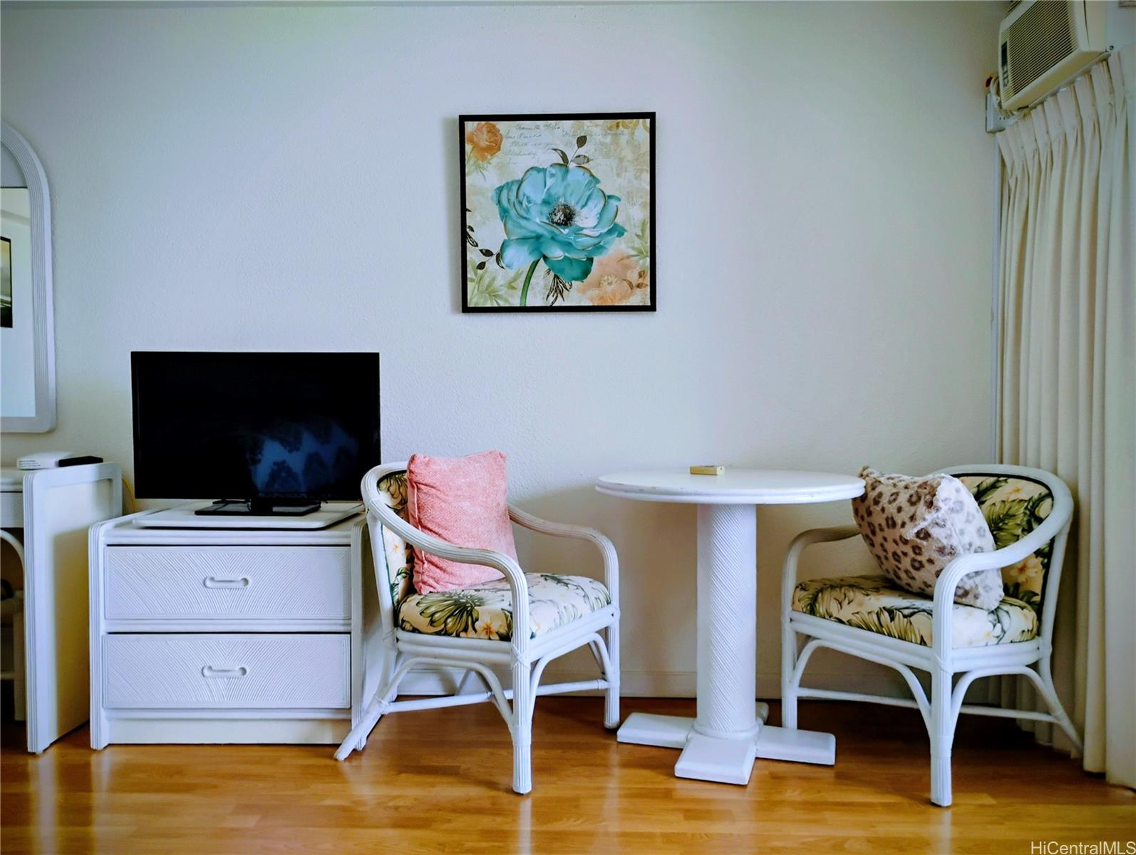 445 Seaside Ave Honolulu - Rental - photo 7 of 13