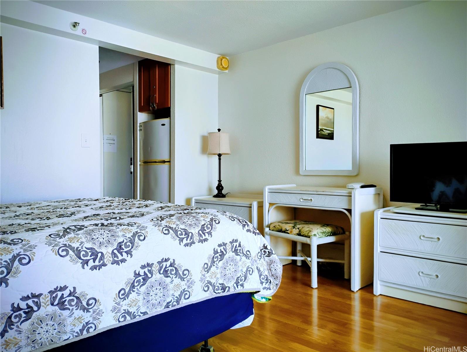 445 Seaside Ave Honolulu - Rental - photo 8 of 13