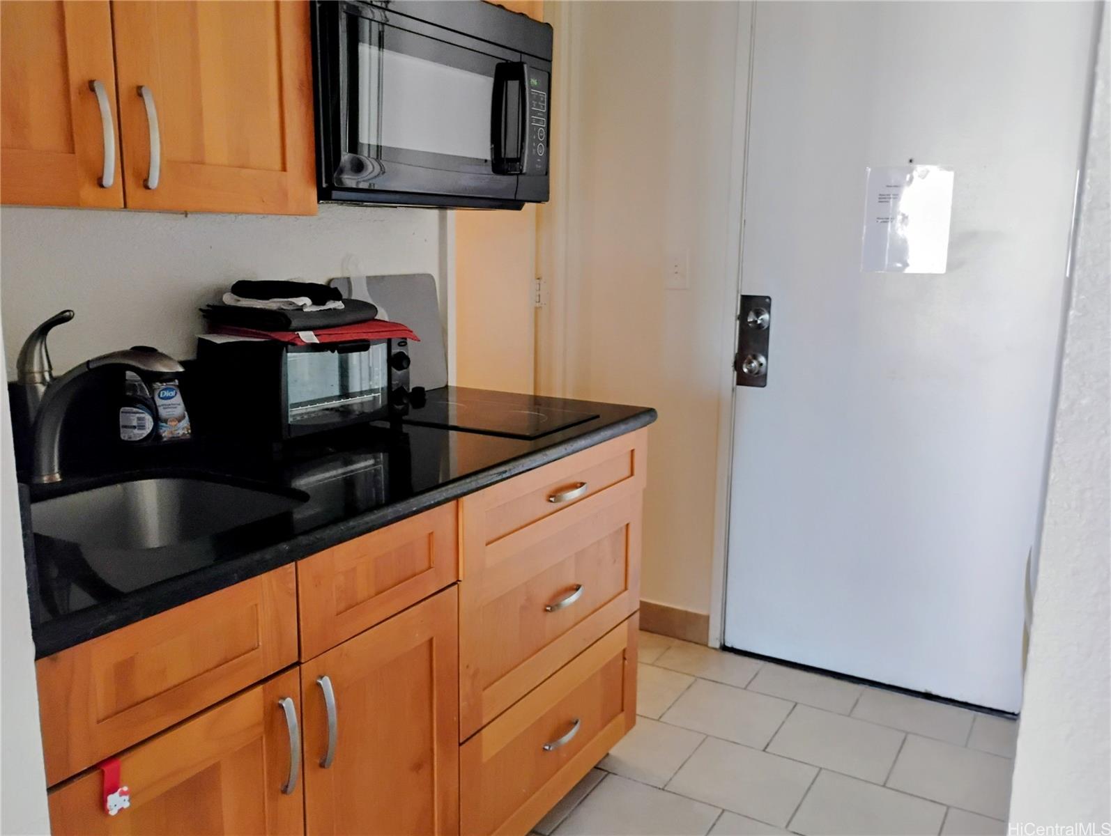 445 Seaside Ave Honolulu - Rental - photo 10 of 13