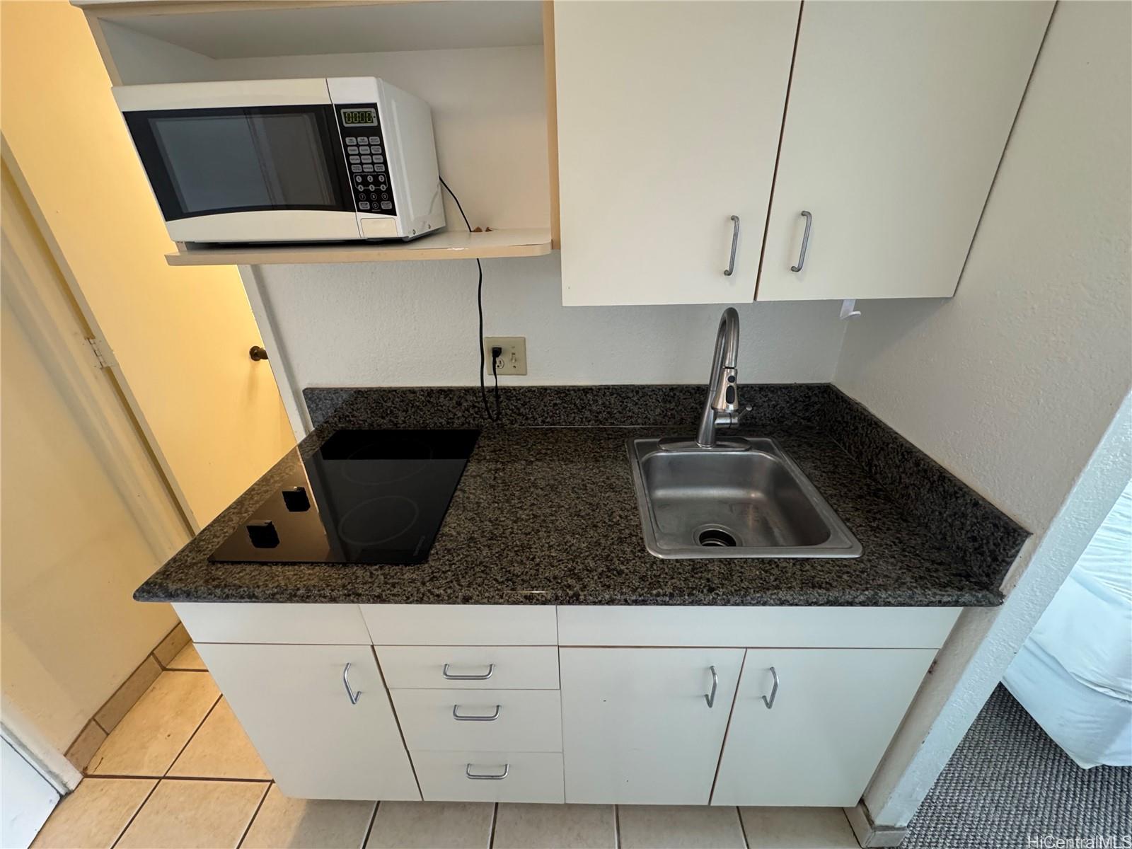 Island Colony condo # 3206, Honolulu, Hawaii - photo 8 of 24