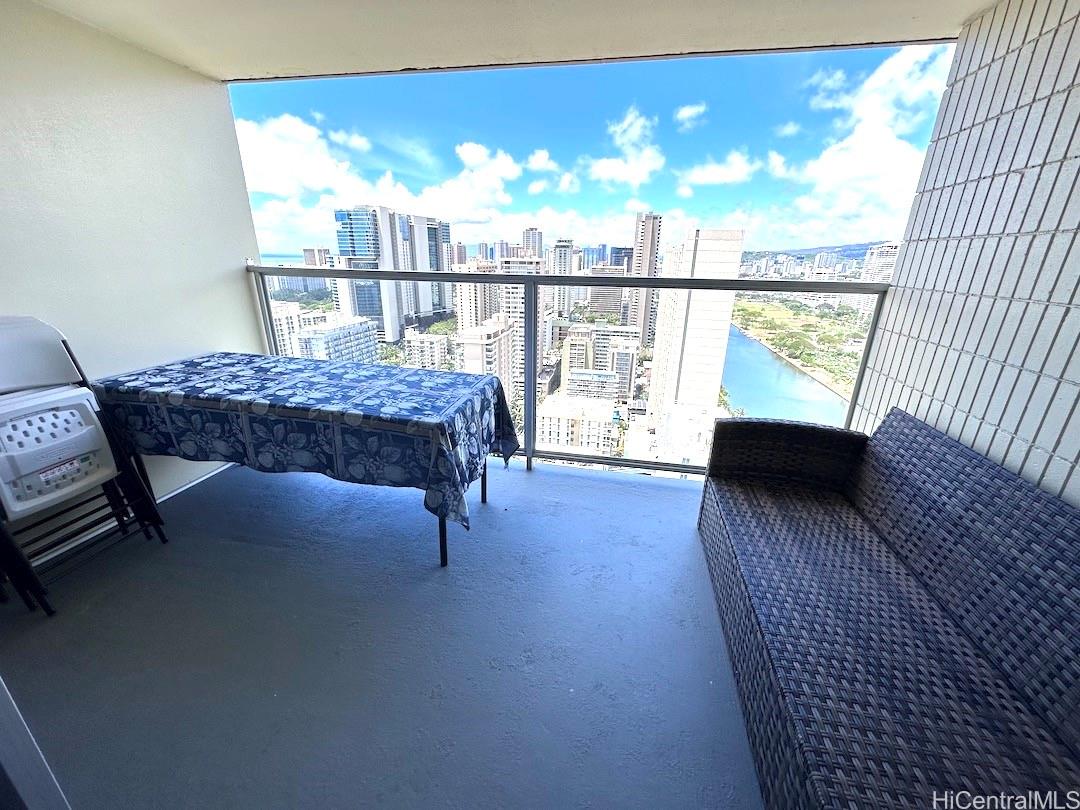 445 Seaside Ave Honolulu - Rental - photo 9 of 15