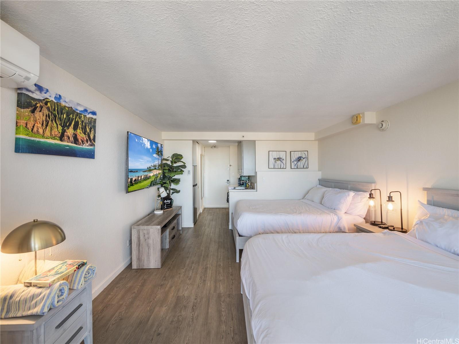 Island Colony condo # 3703, Honolulu, Hawaii - photo 4 of 25