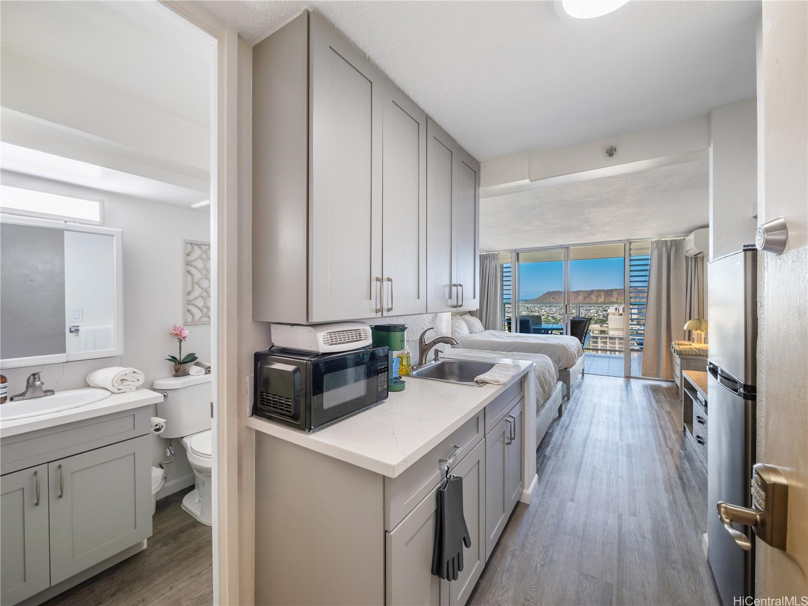 Island Colony condo # 3703, Honolulu, Hawaii - photo 6 of 25